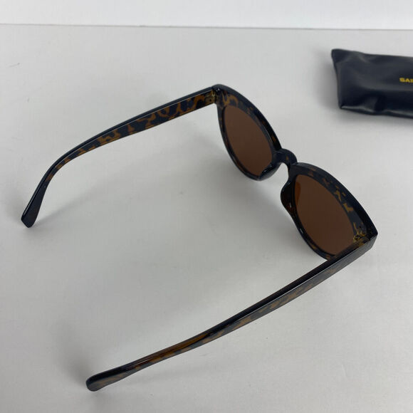 Women's Tortoise Sunglasses - Picture 6 of 8